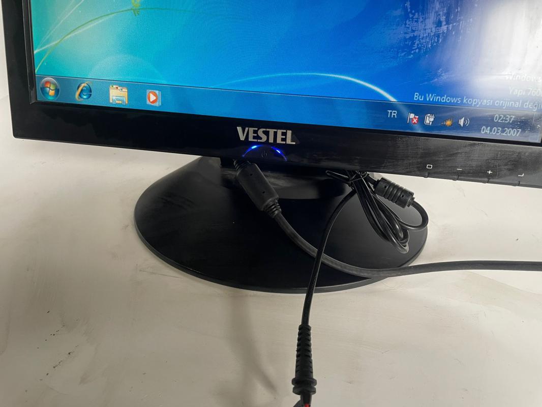 Vestel%20L7BG4%2017%20LCD%20Monitör