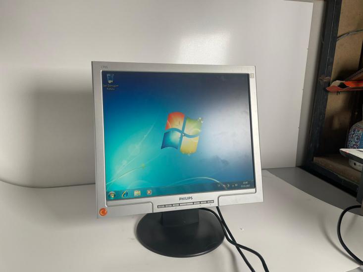 Philips 170S 17 İNÇ LCD MONİTÖR 